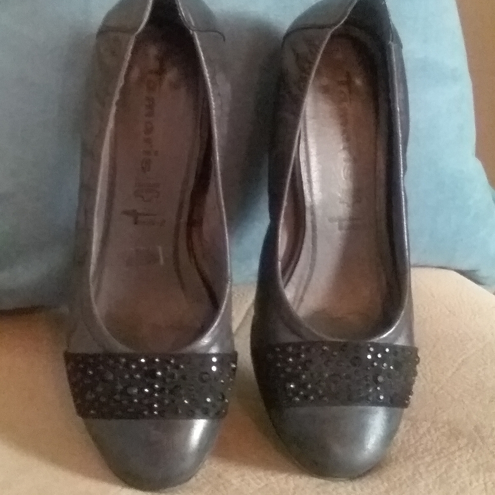 Black and grey sparkle band loafers